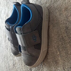 UGG Kids Gray and Blue Shoes Size 8